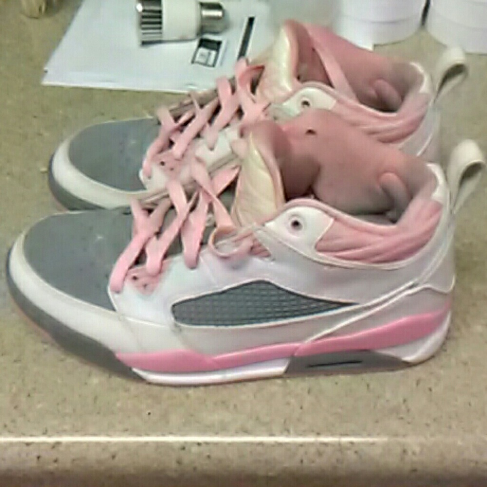 Girl's Jordan's Size 6/Women's 7